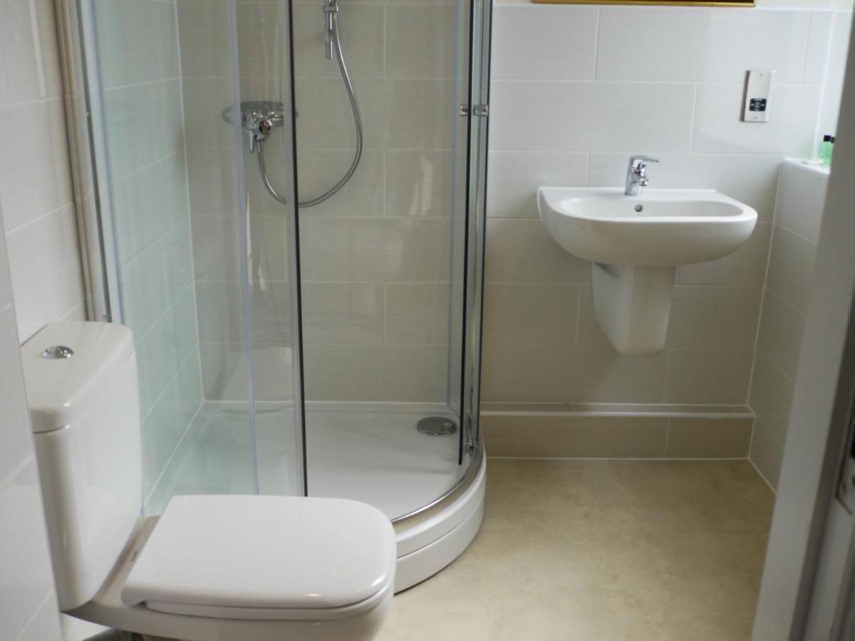 Vikings Two Bedroom With Free Parking. Apartment *